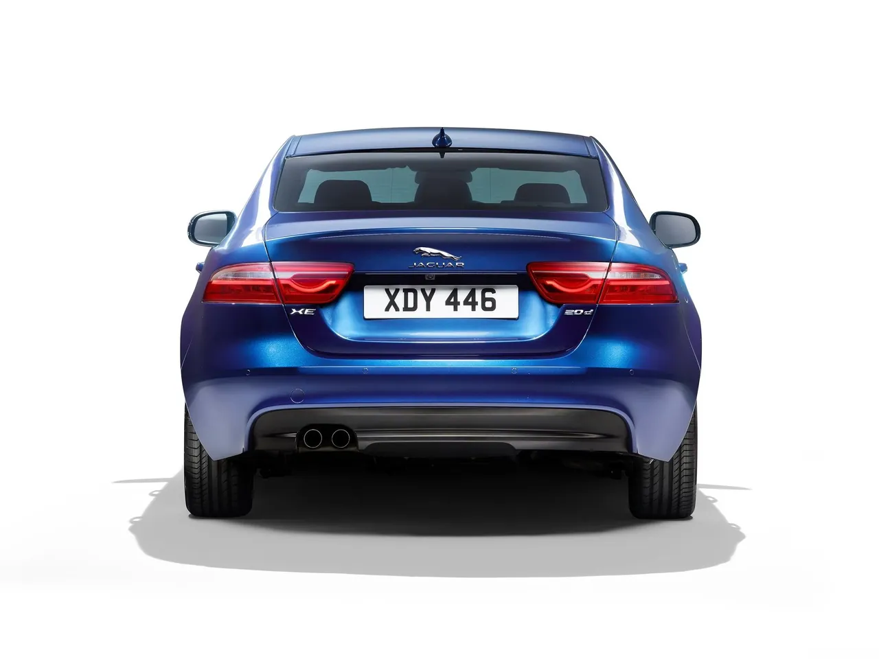 Jaguar XE (2016) – zezadu