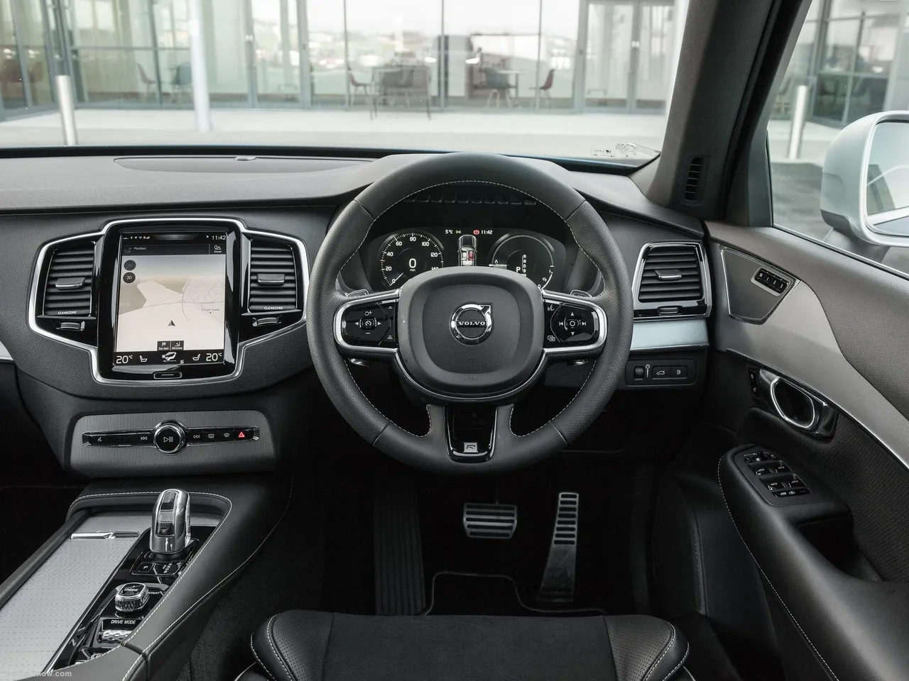 Volvo XC90 T8 Twin Engine (2016) – interiér