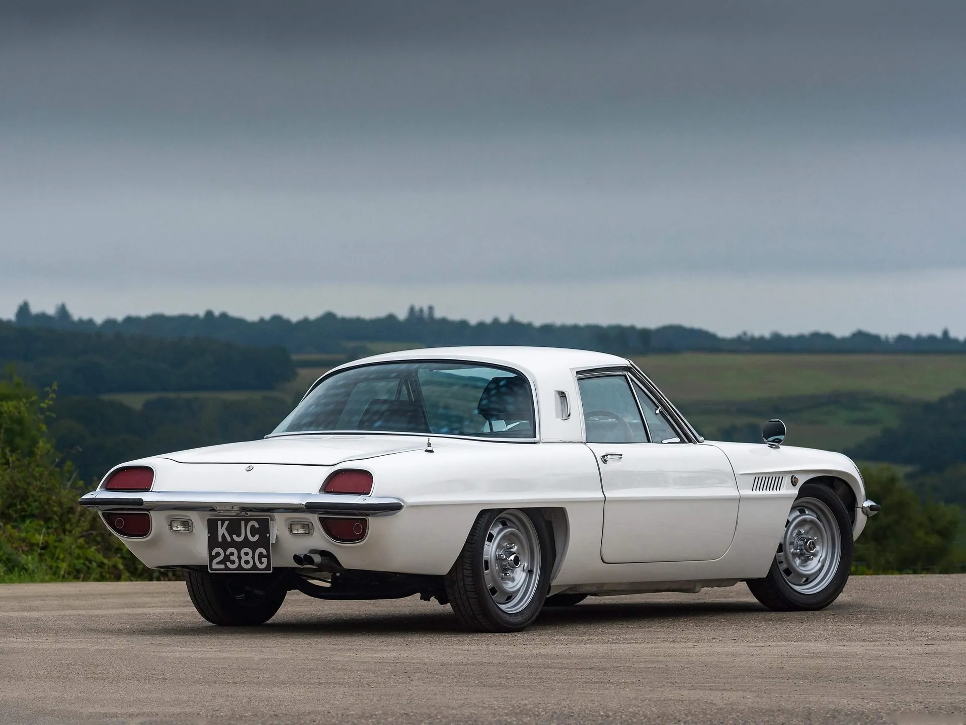 Mazda Cosmo (1969) – zadní tříčtvrteční pohled