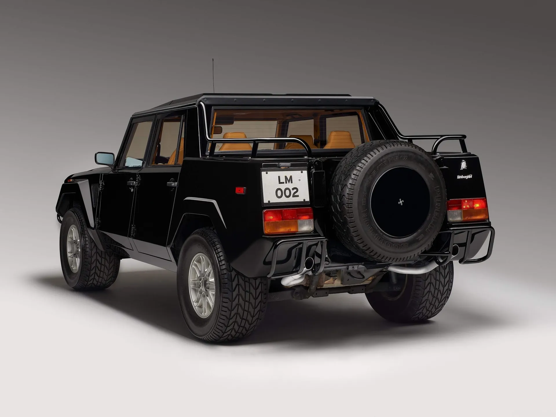 Lamborghini LM (1986) – zadní tříčtvrteční pohled
