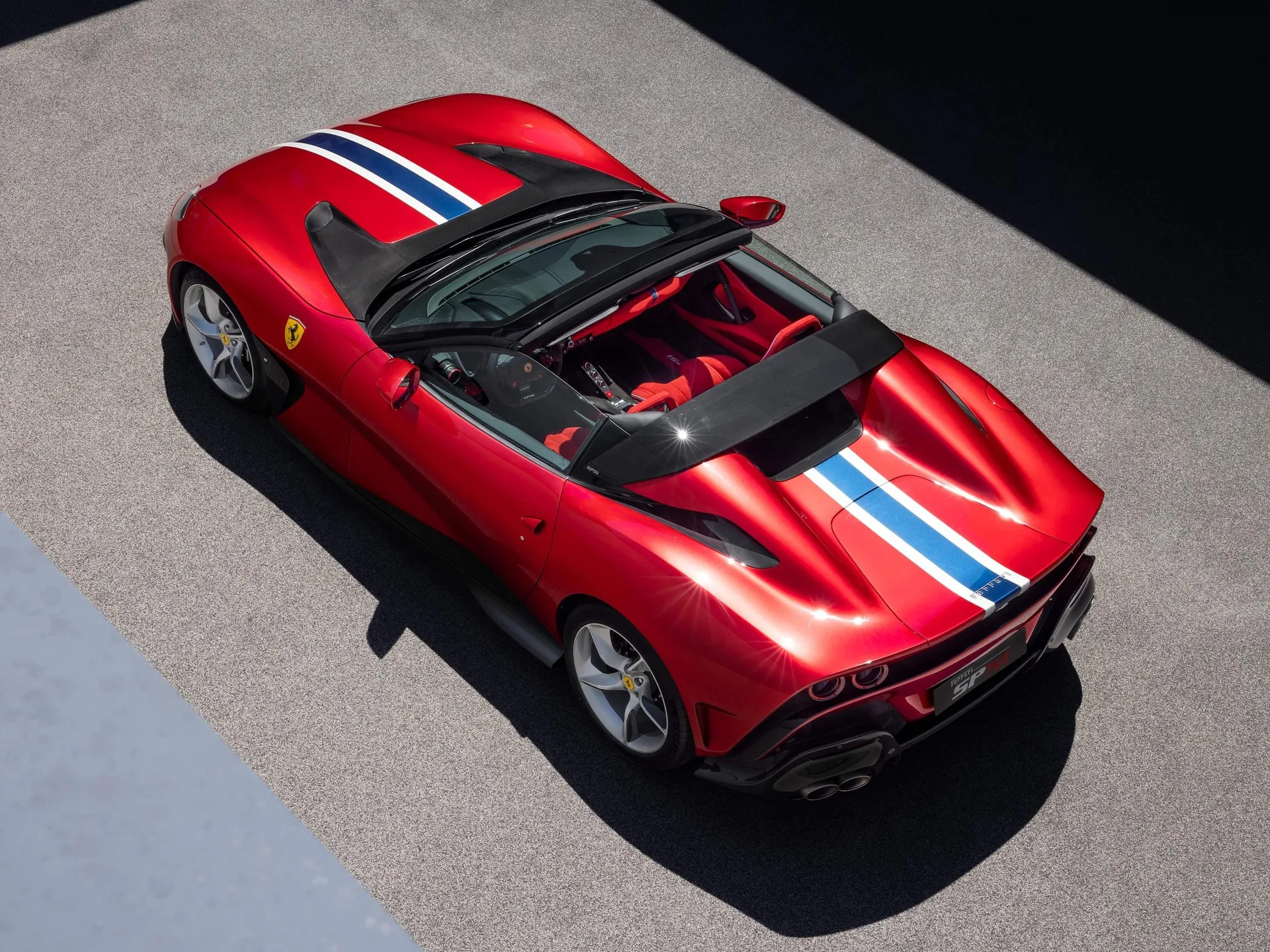 Ferrari SP51 (2022) – zadní tříčtvrteční pohled