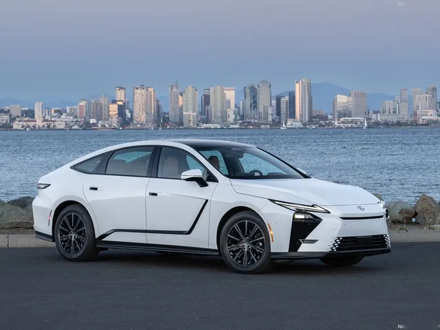 Lexus ES 350h (2026)