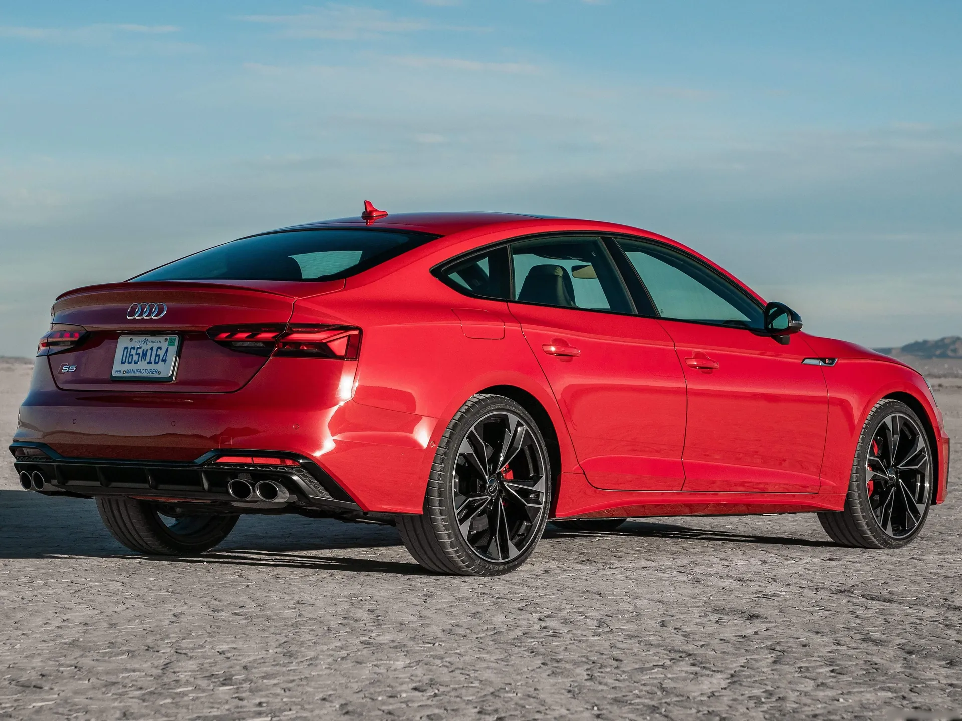 Audi S5 Sportback [US] (2020) – zadní tříčtvrteční pohled