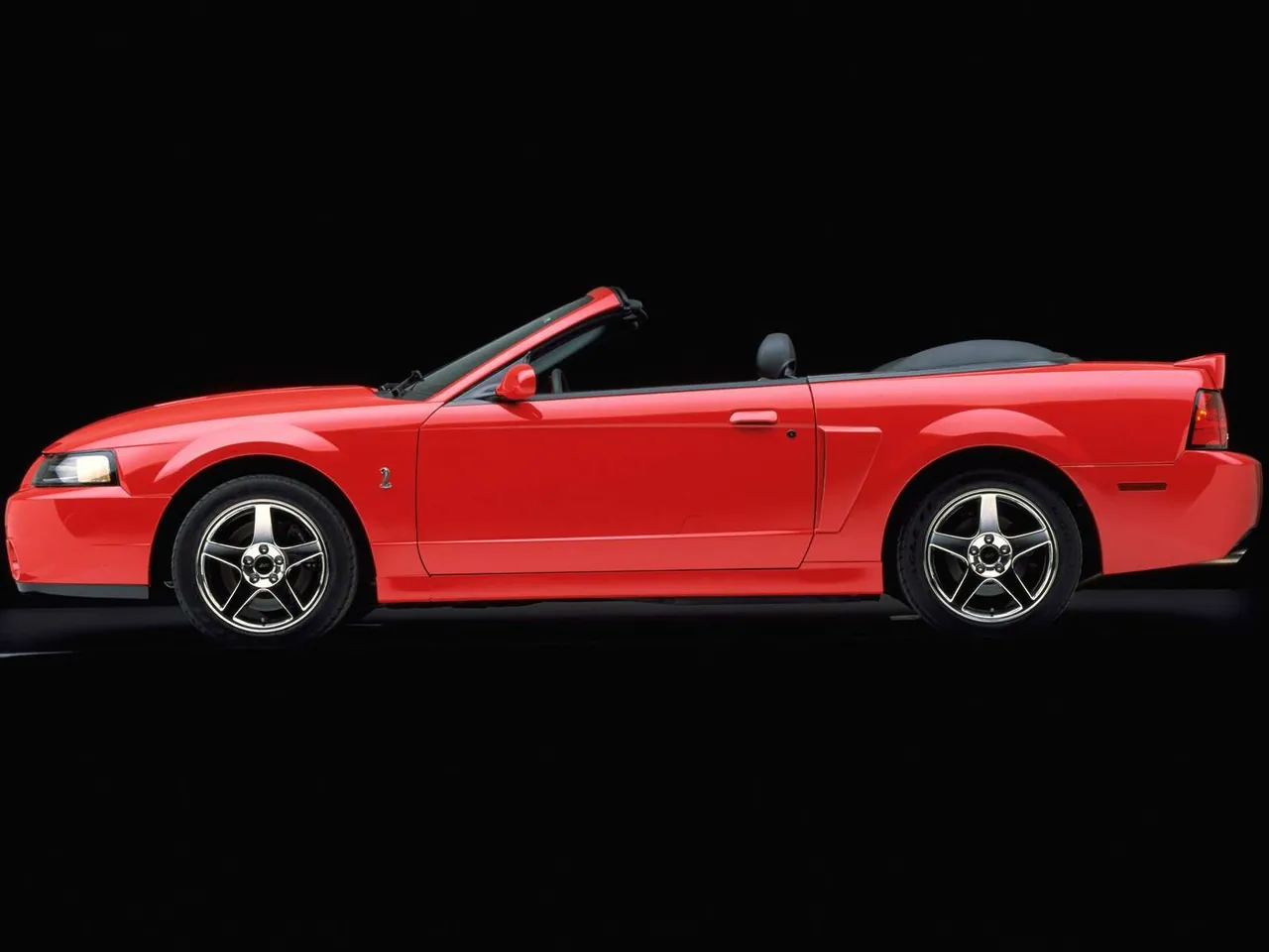 Ford Mustang SVT Cobra Convertible (2003) – boční profil