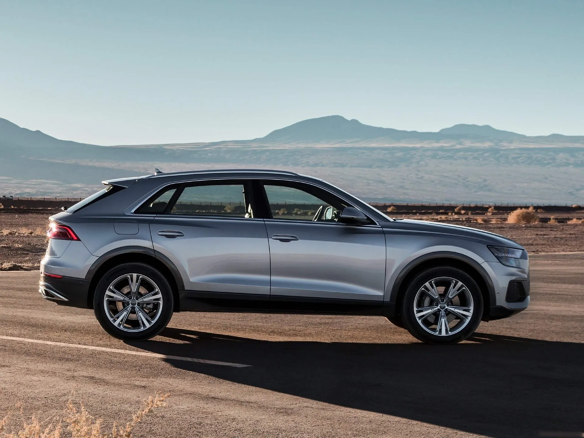Audi Q8 (2019) – boční profil