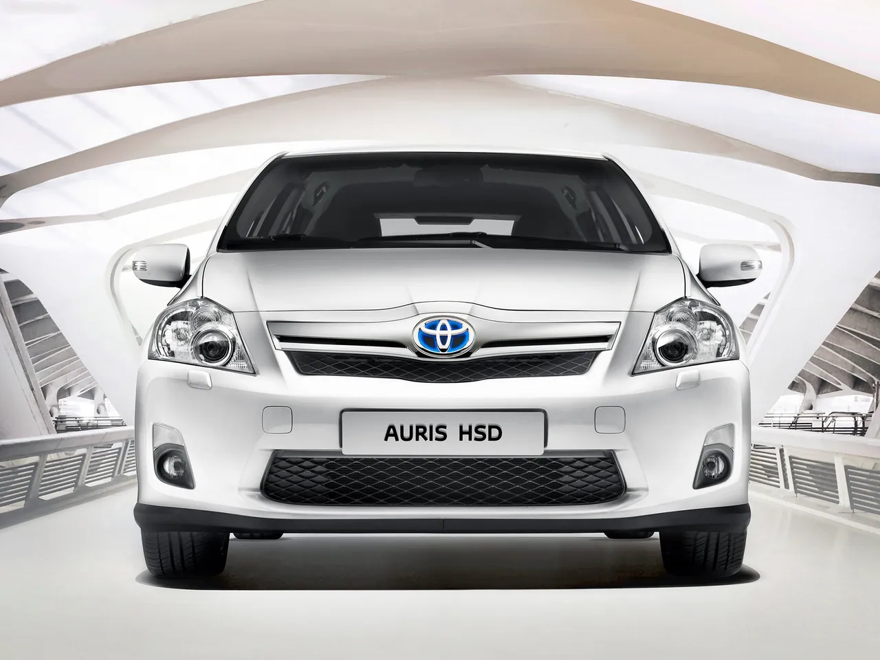 Toyota Auris HSD (2011) – zepředu