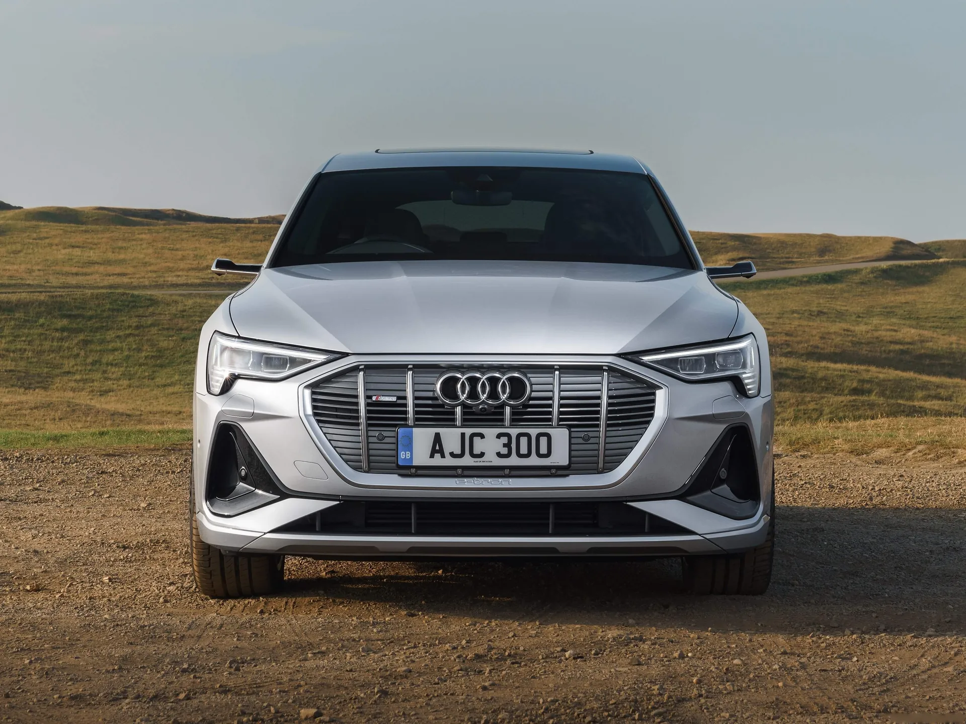 Audi e-tron Sportback [UK] (2021) – zepředu