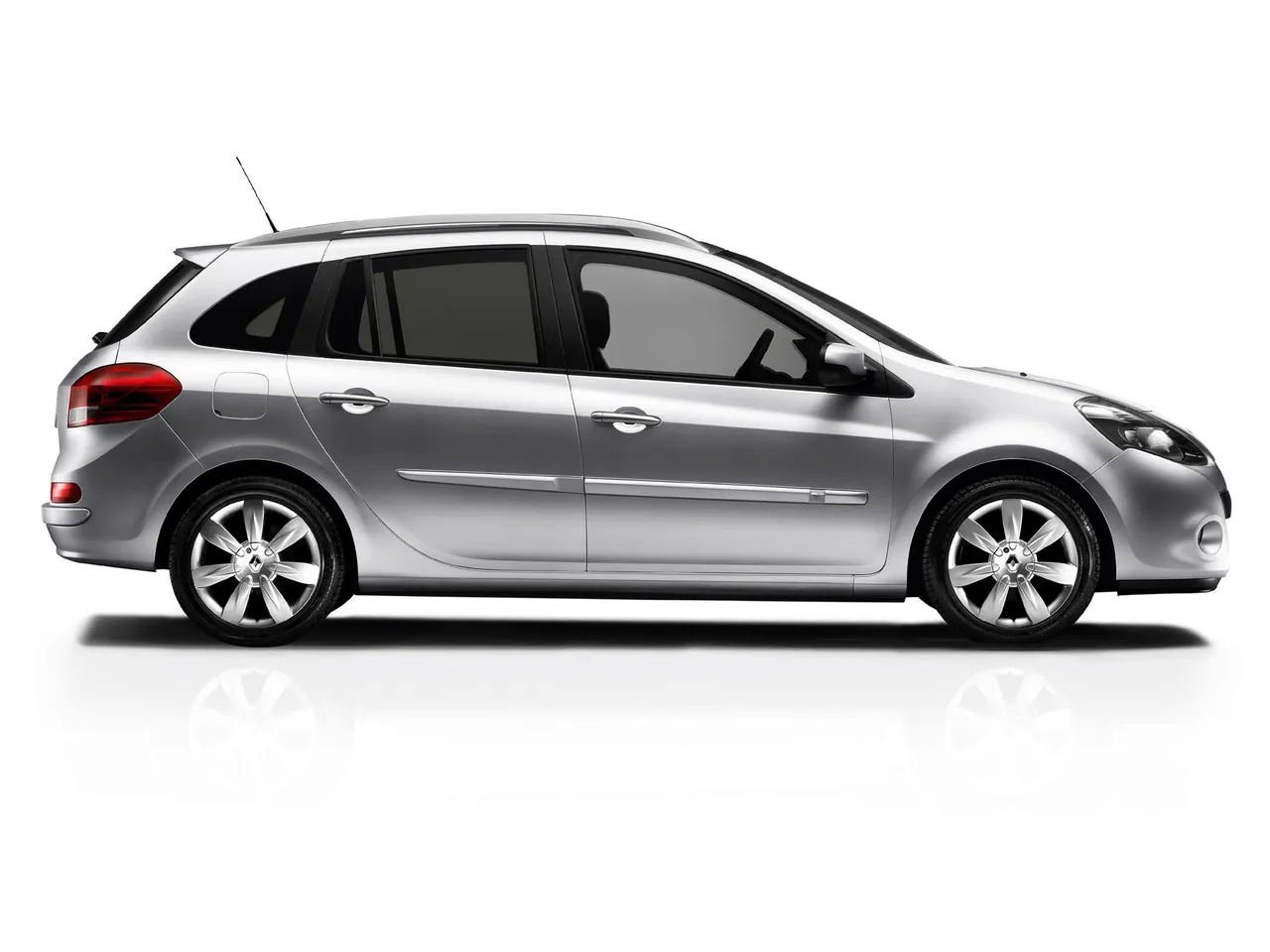 Renault Clio Estate (2010) – boční profil