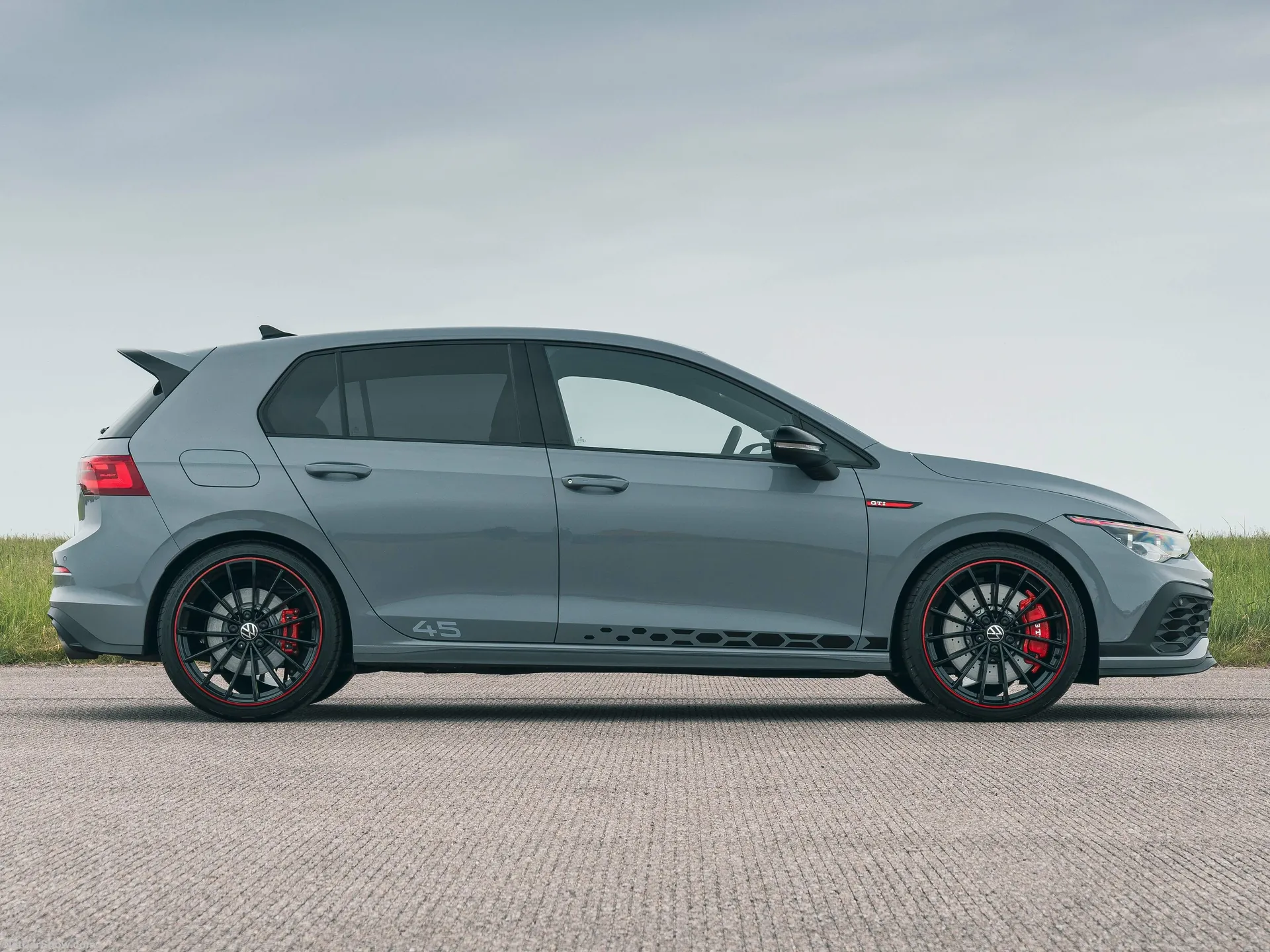 Volkswagen Golf GTI Clubsport 45 (2021) - Side Profile