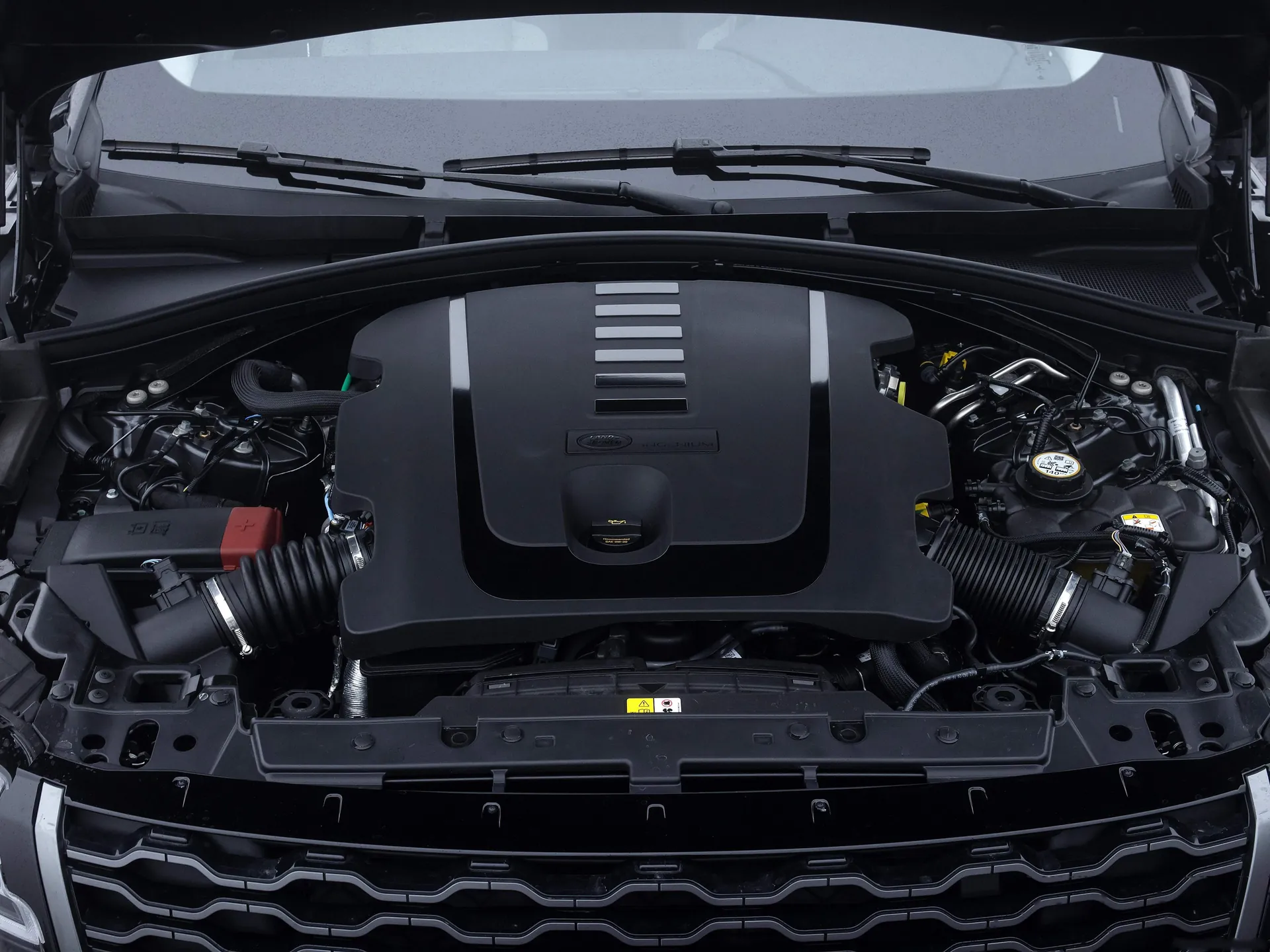 Land Rover Range Rover Velar (2021) – motorový prostor