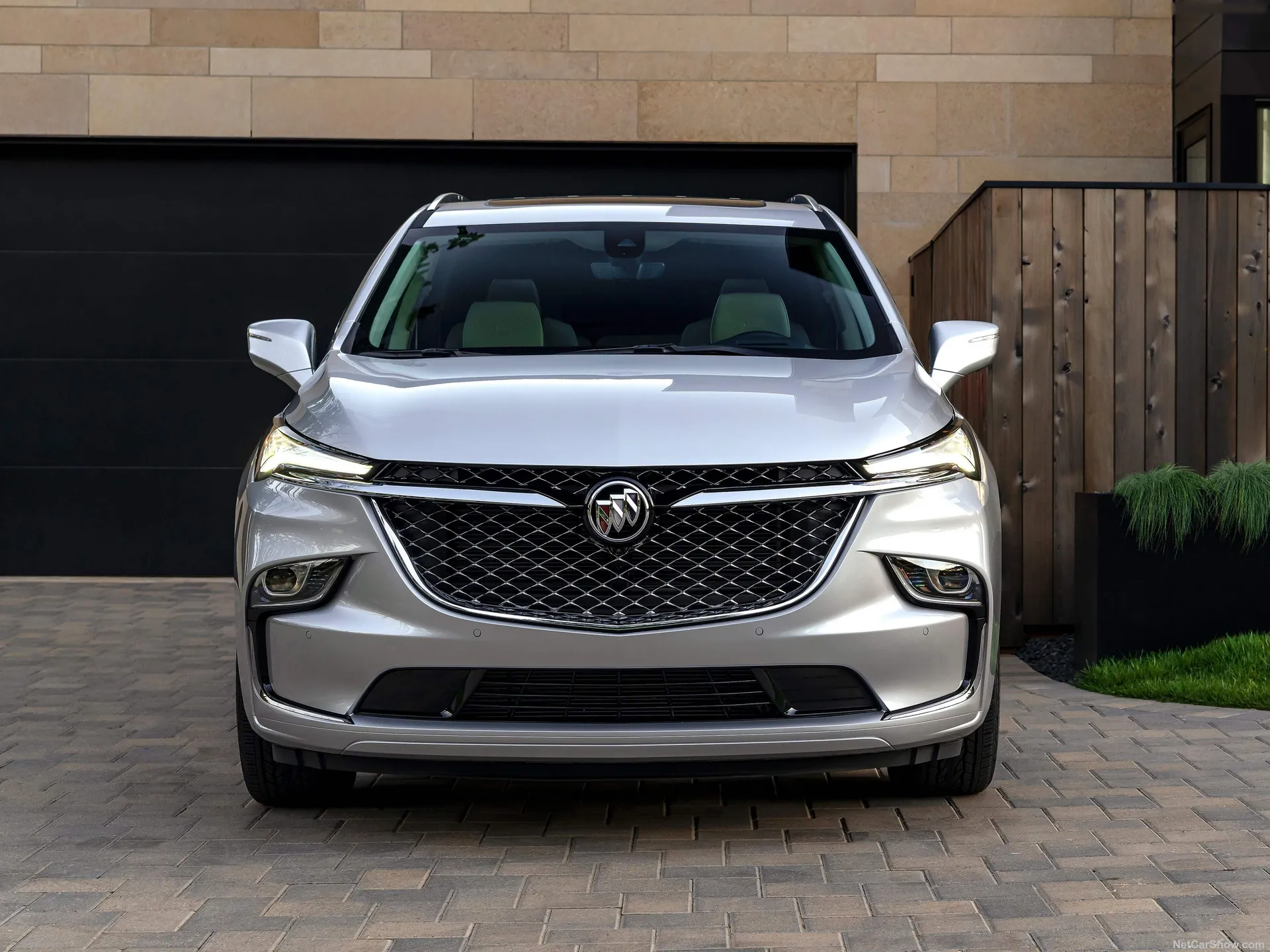 Buick Enclave (2022) – zepředu