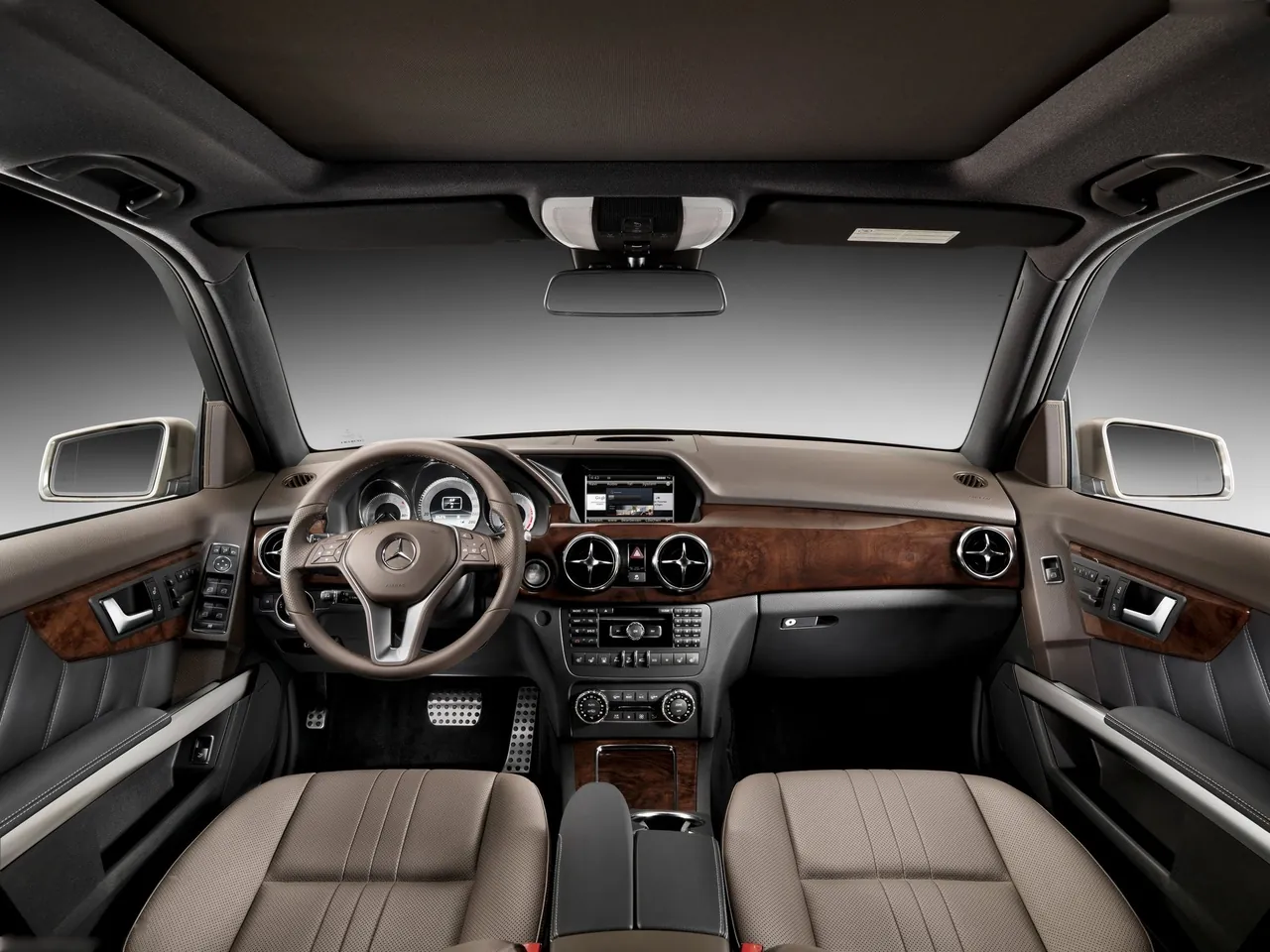 Mercedes-Benz GLK-Class (2013) - Interior