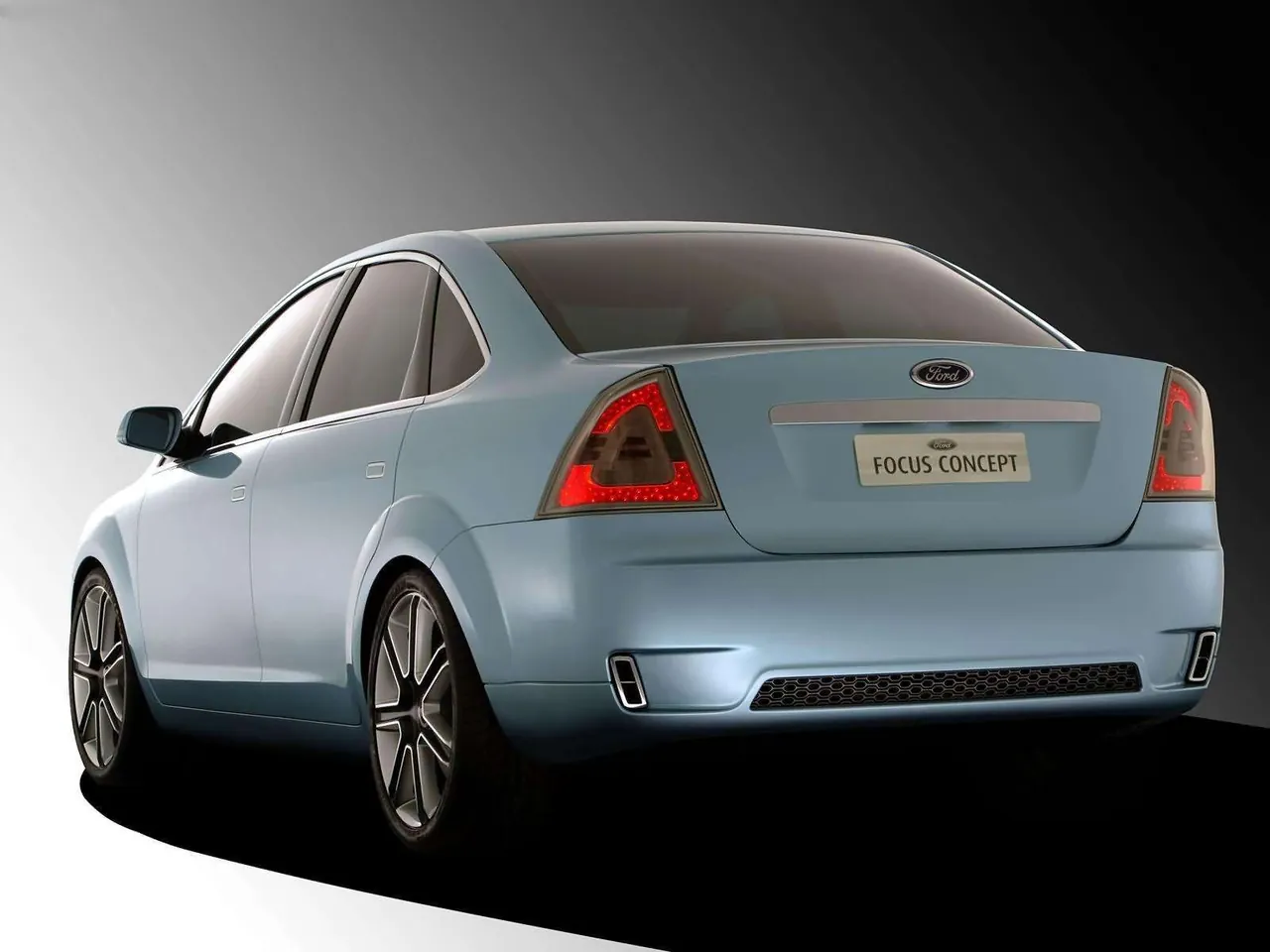 Ford Focus 4door Concept (2004) – zadní tříčtvrteční pohled
