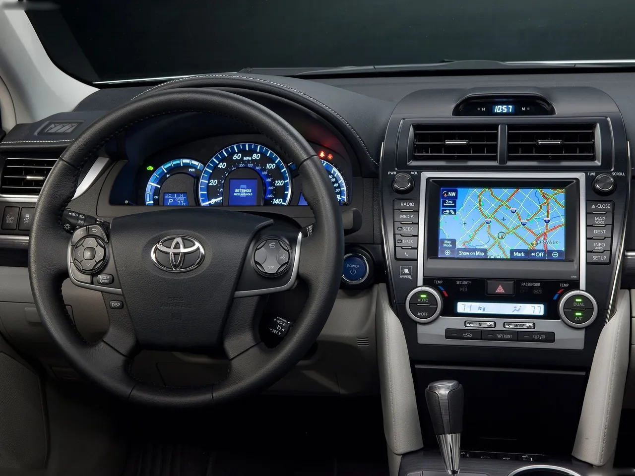 Toyota Camry Hybrid (2012) - Interior