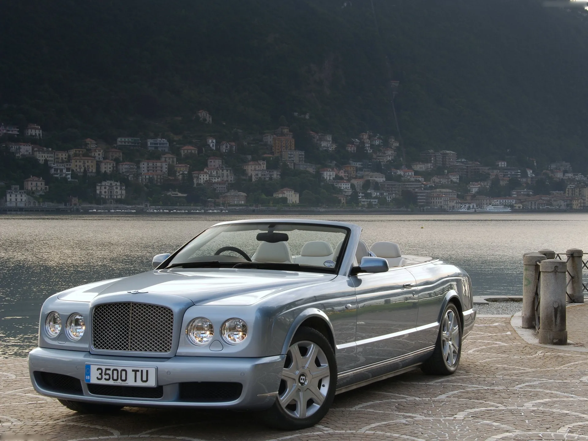 Bentley Azure (2006)
