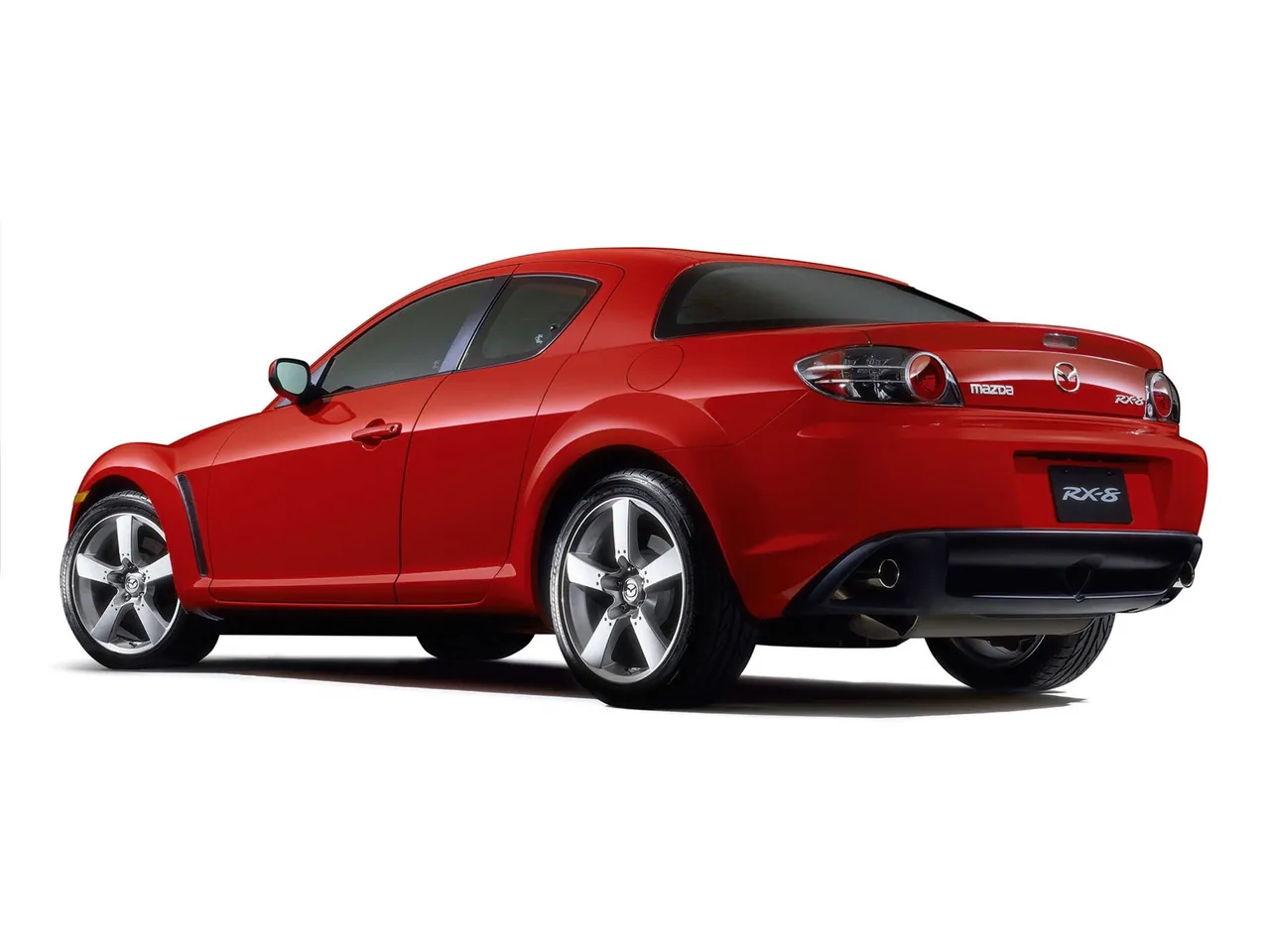 Mazda RX-8 (2003) – zadní tříčtvrteční pohled