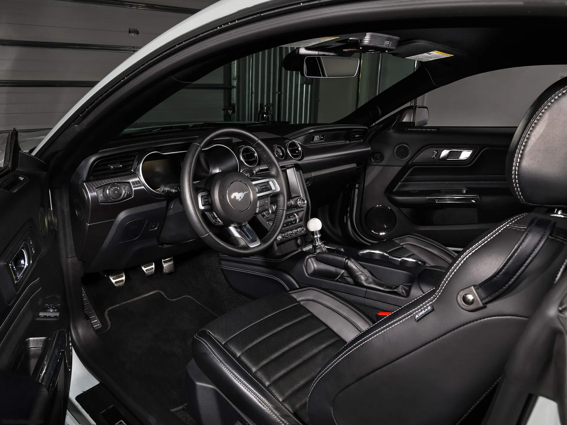 Ford Mustang Mach 1 (2021) – interiér
