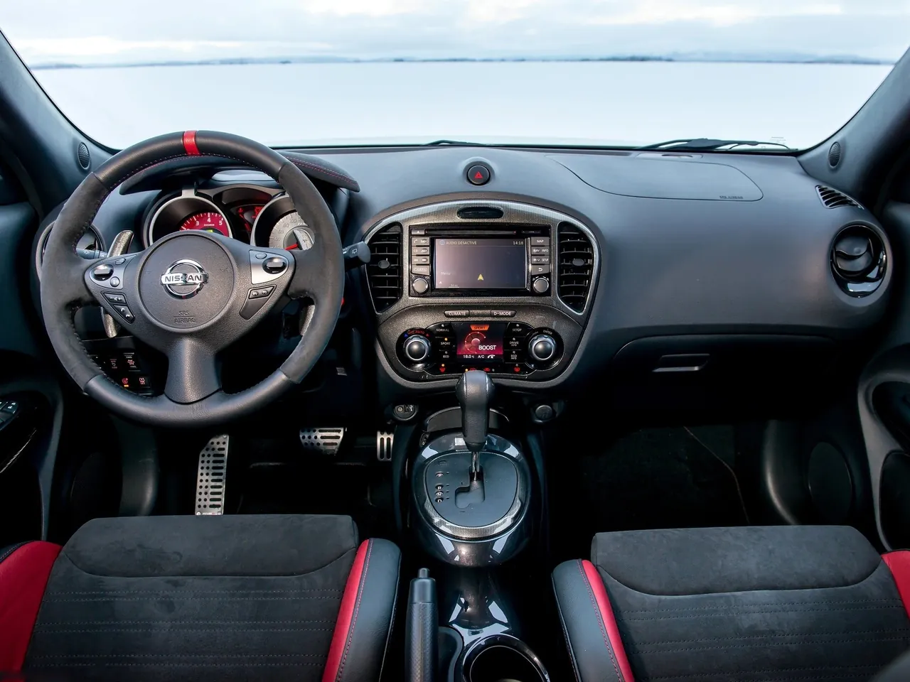 Nissan Juke Nismo RS (2015) – interiér