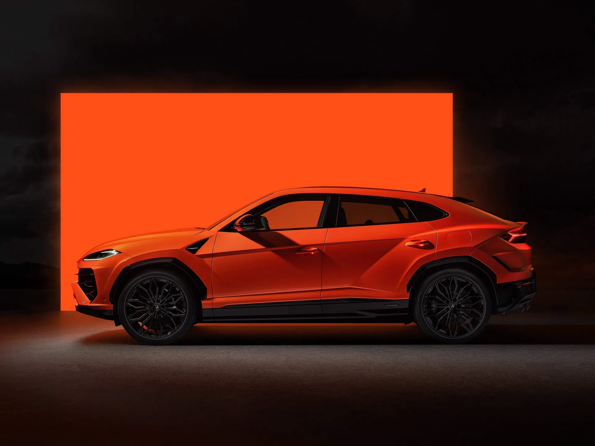 Lamborghini Urus SE (2025) – boční profil