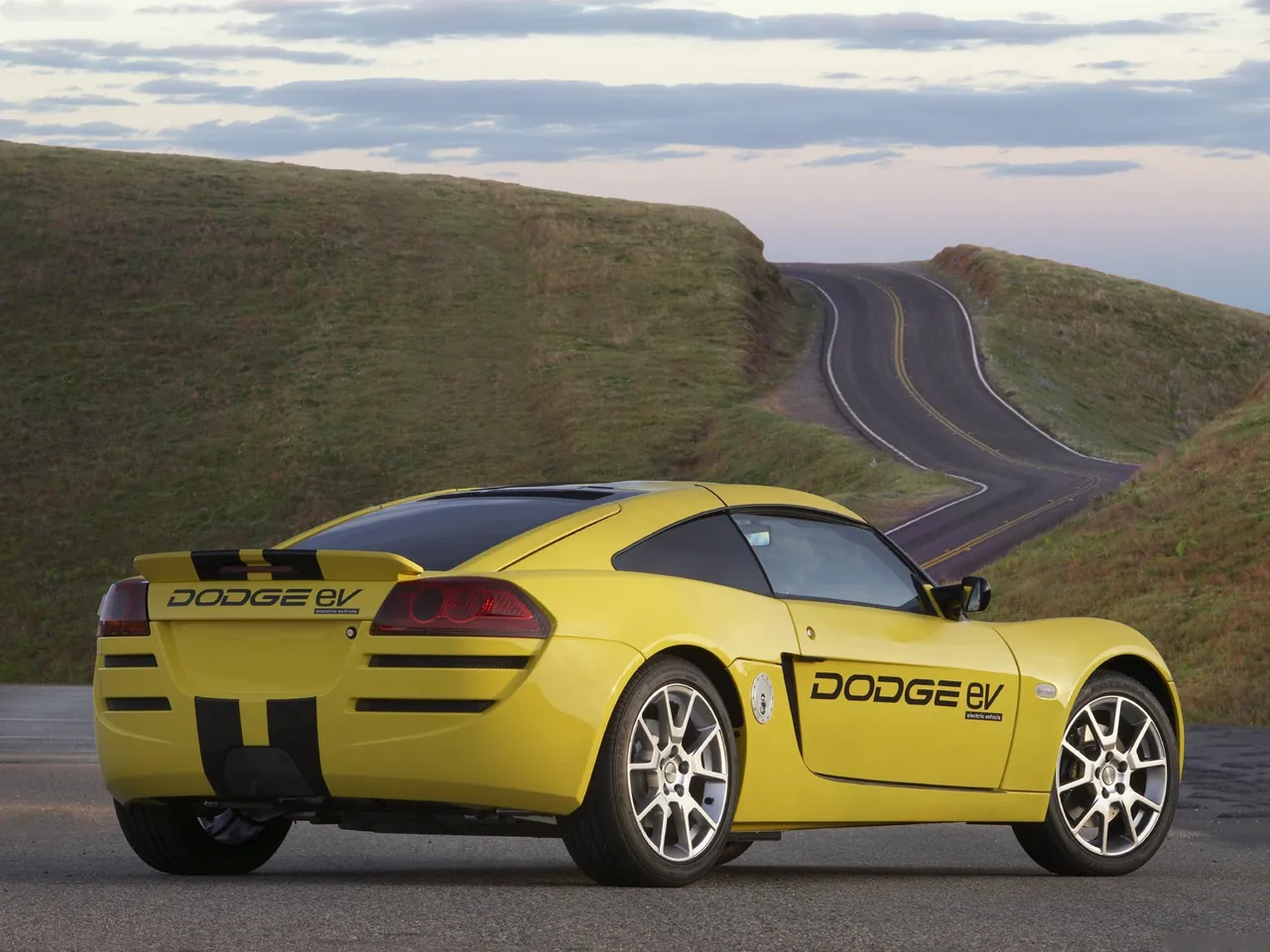 Dodge EV Concept (2008) – zadní tříčtvrteční pohled