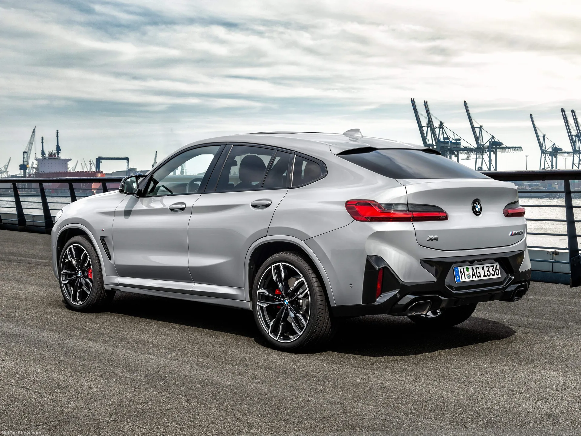 BMW X4 M40i (2022) - Rear Three-Quarter