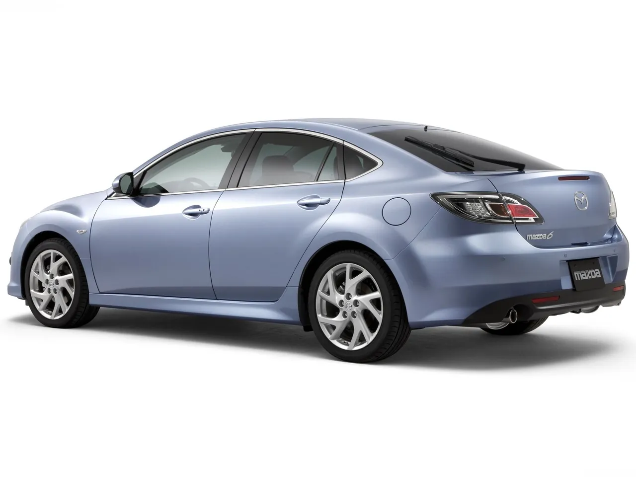 Mazda 6 (2011) – zadní tříčtvrteční pohled