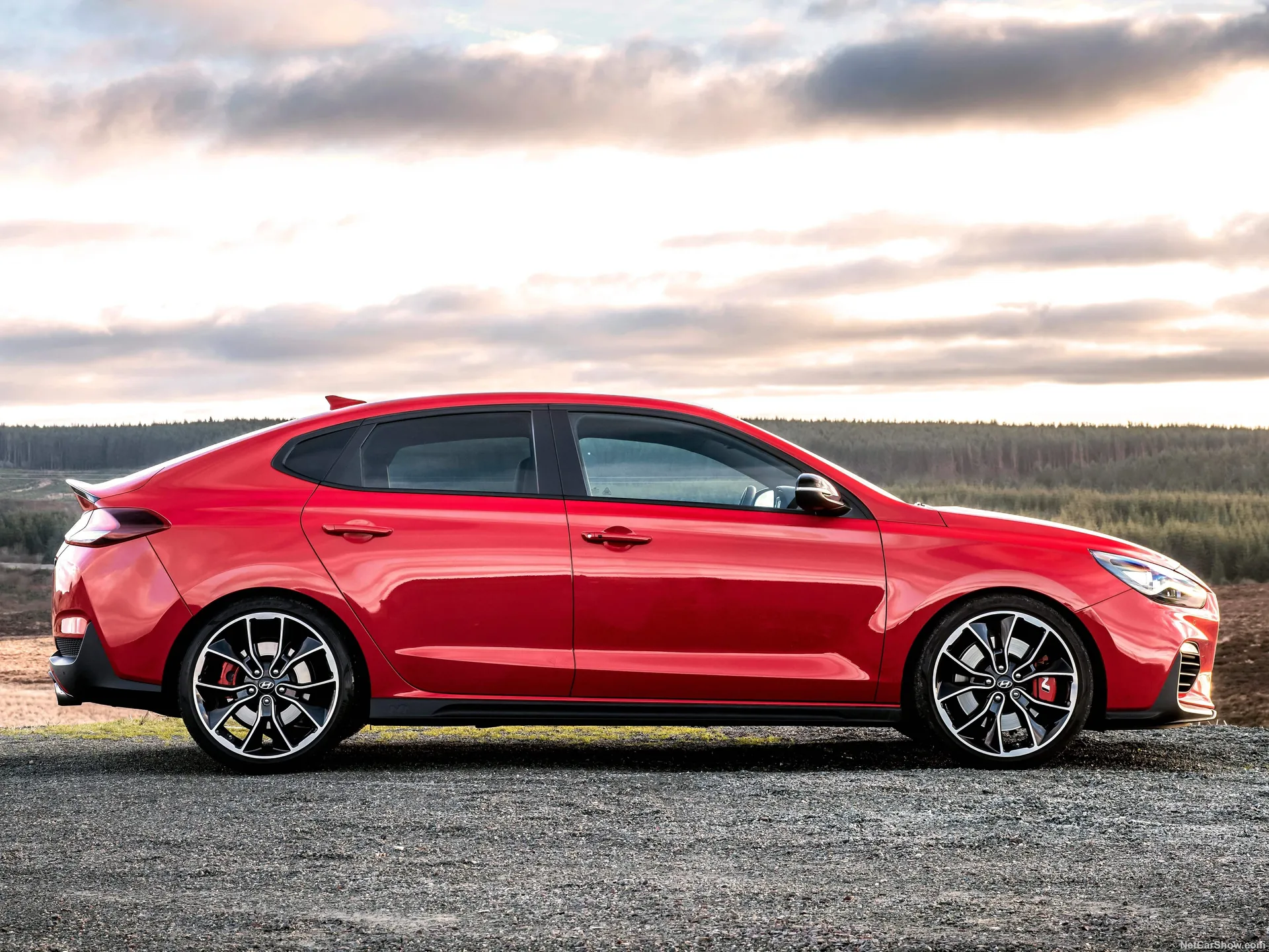 Hyundai i30 Fastback N [UK] (2019) - Side Profile