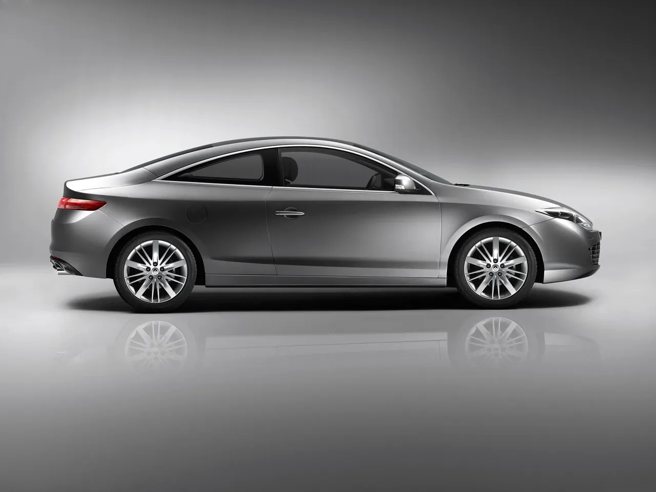 Renault Laguna Coupe (2009) – boční profil