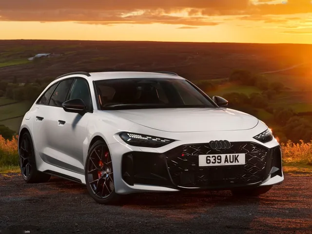 Audi RS5 Avant [UK] (2027)