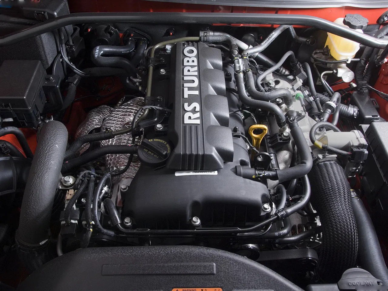 Hyundai Genesis Coupe (2010) – motorový prostor