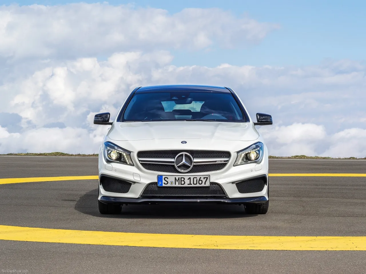 Mercedes-Benz CLA45 AMG Shooting Brake (2016) - Front