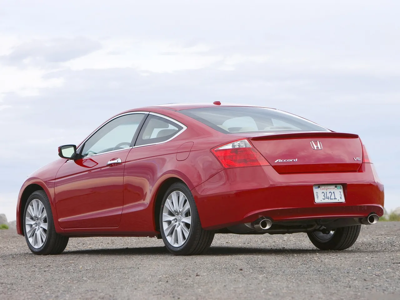 Honda Accord EX-L V6 Coupe (2008) – zadní tříčtvrteční pohled
