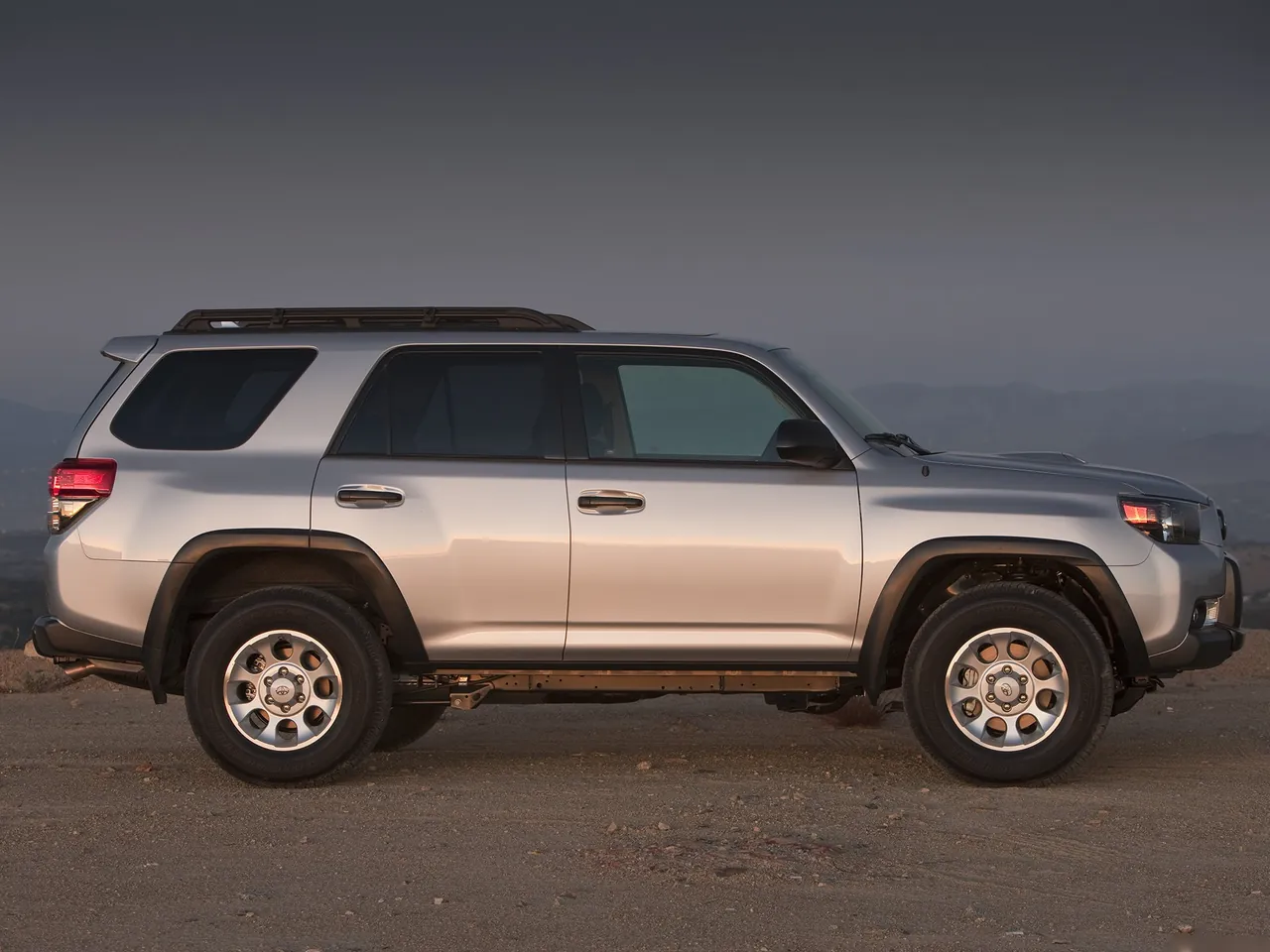 Toyota 4Runner (2010) – boční profil