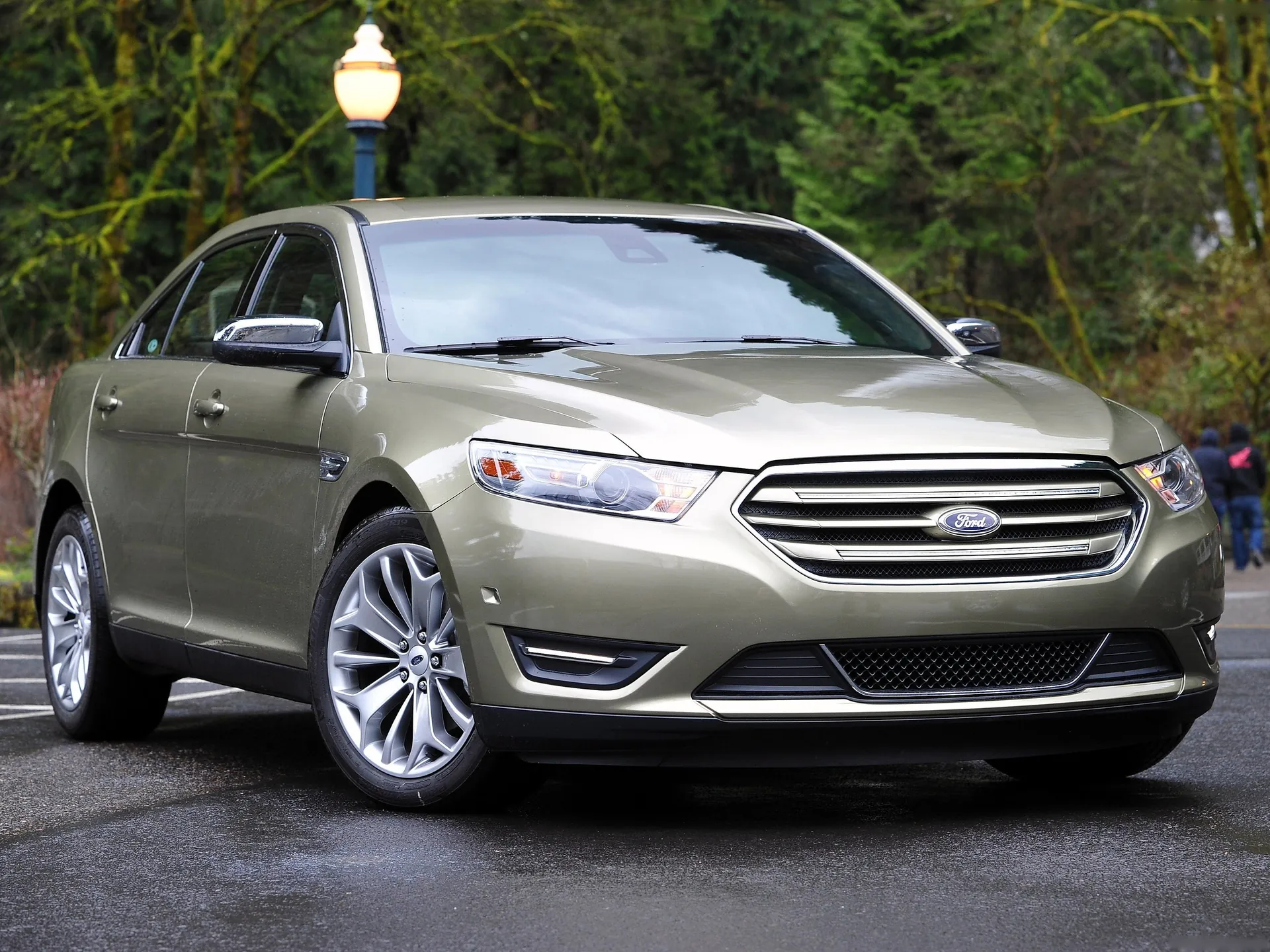 Ford Taurus (2013)