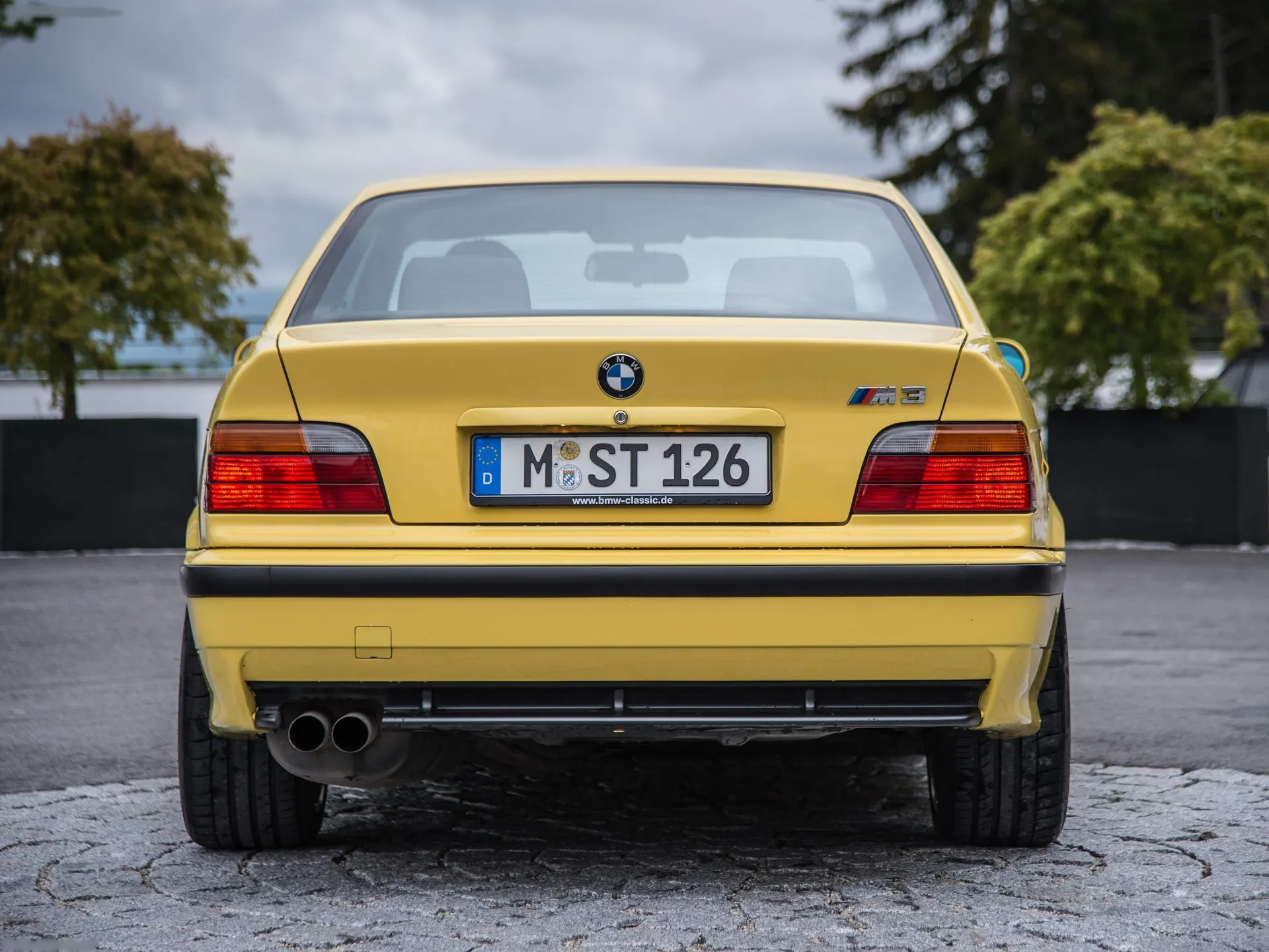 BMW M3 Coupe (1992) – zezadu