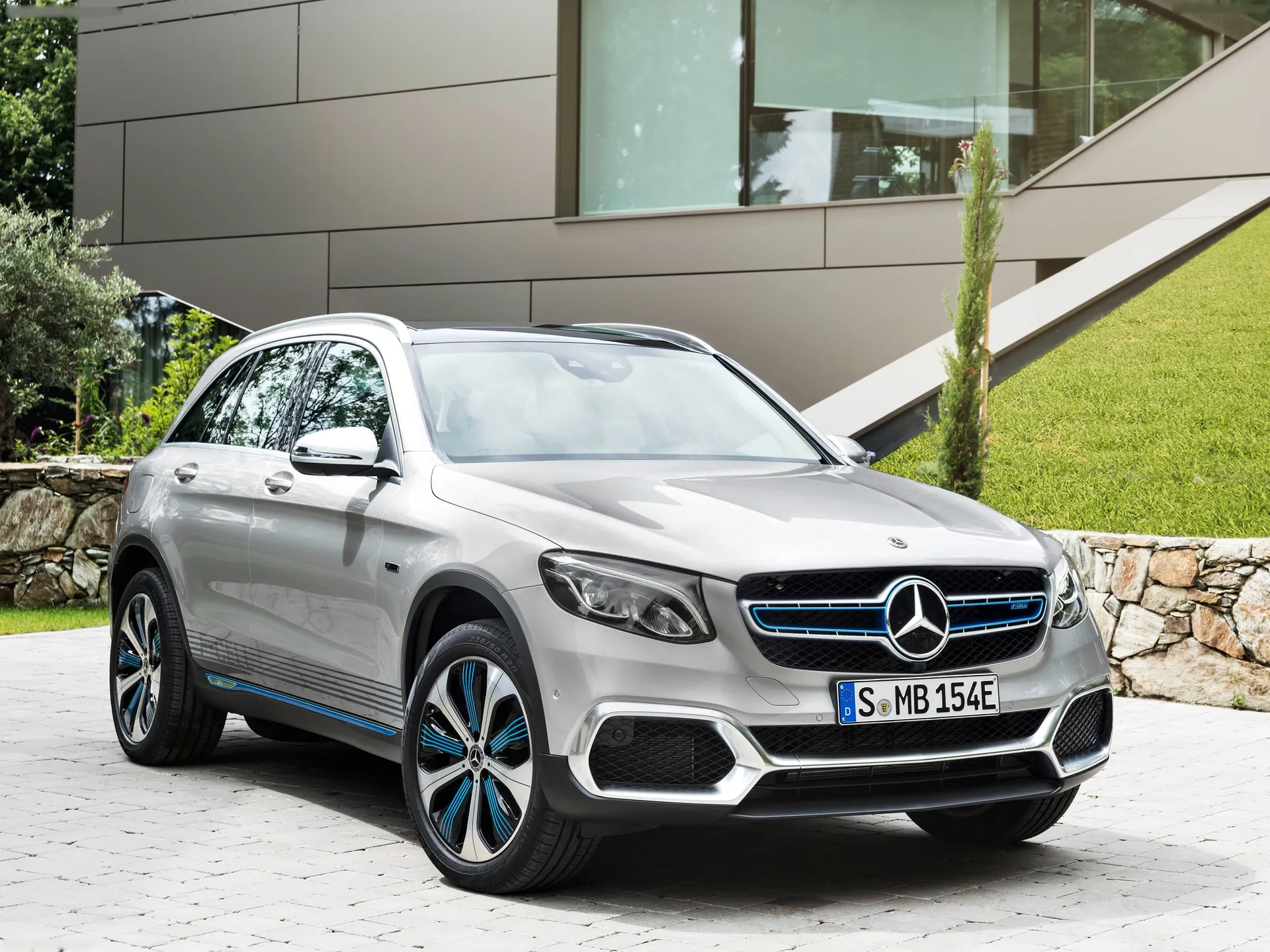 Mercedes-Benz GLC F-Cell Concept (2017)