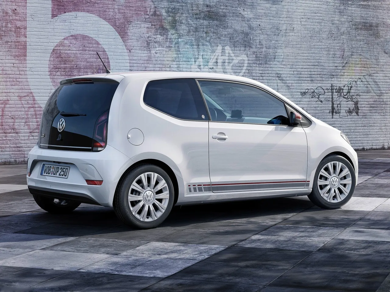 Volkswagen Up (2017) - Rear Three-Quarter
