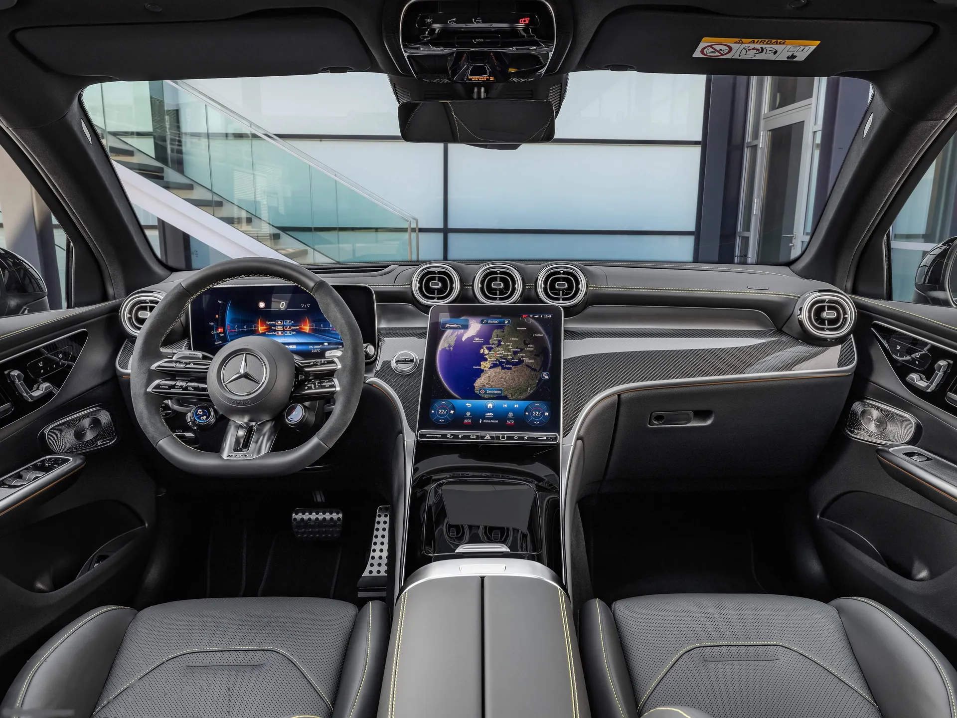 Mercedes-Benz GLC63 S AMG E Performance (2024) - Interior