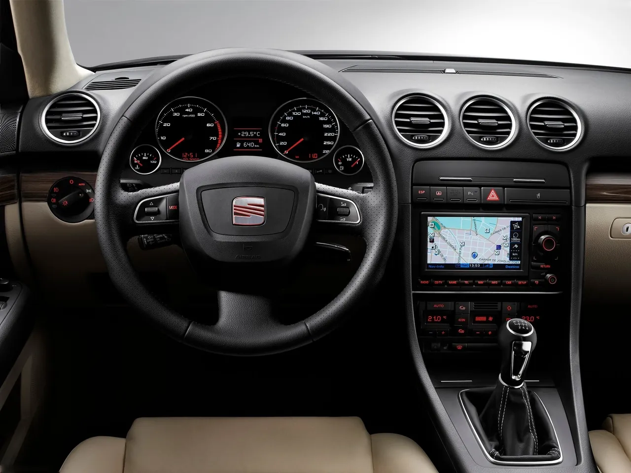 Seat Exeo (2012) – interiér