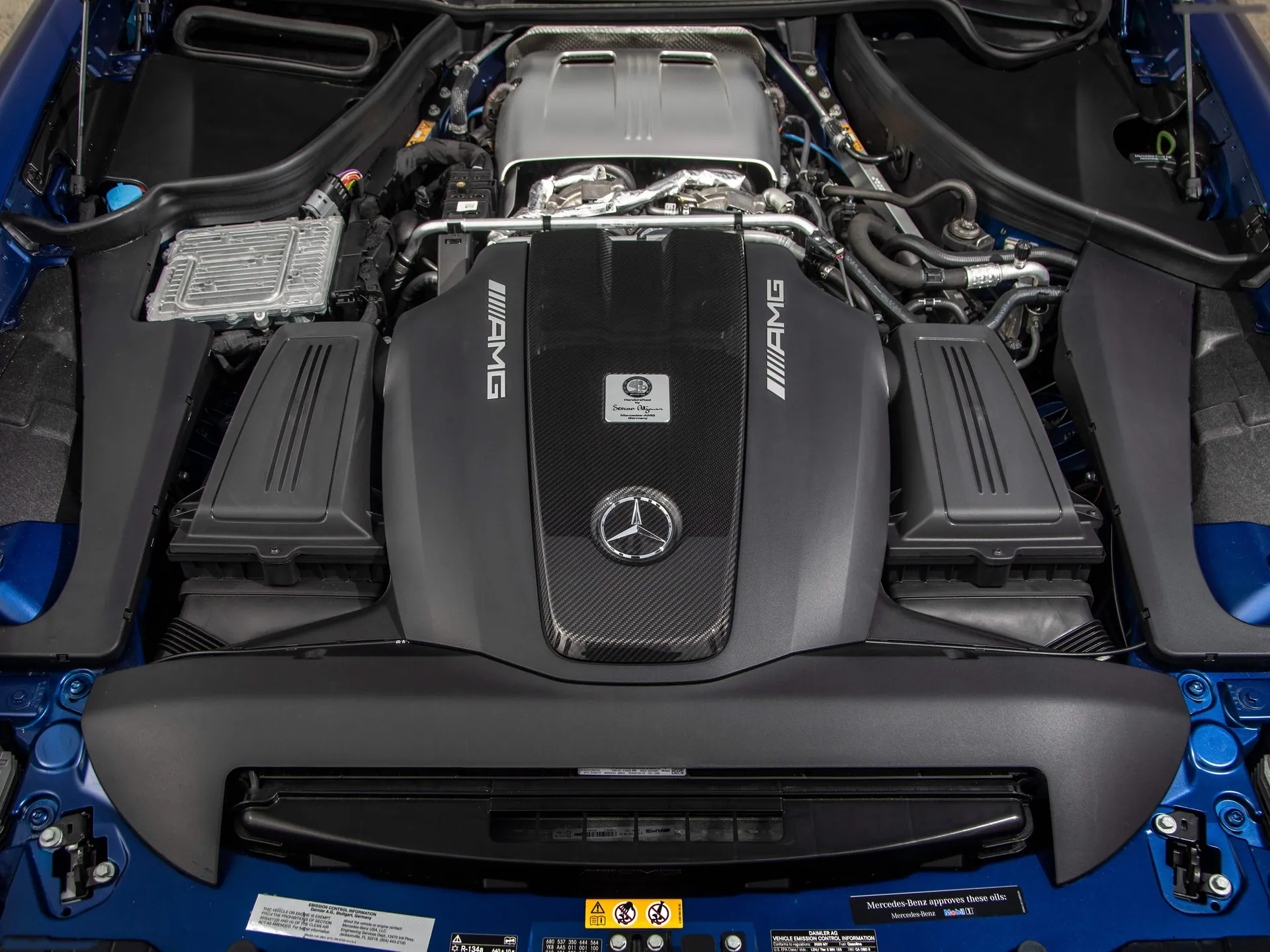 Mercedes-Benz AMG GT C Roadster (2020) - Engine Bay
