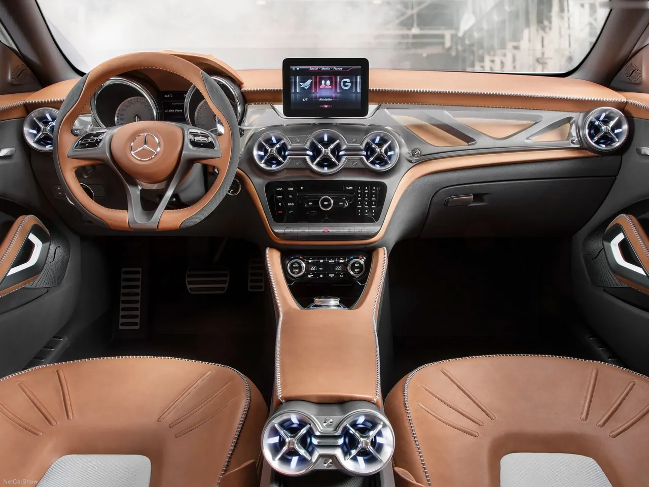 Mercedes-Benz GLA Concept (2013) – interiér