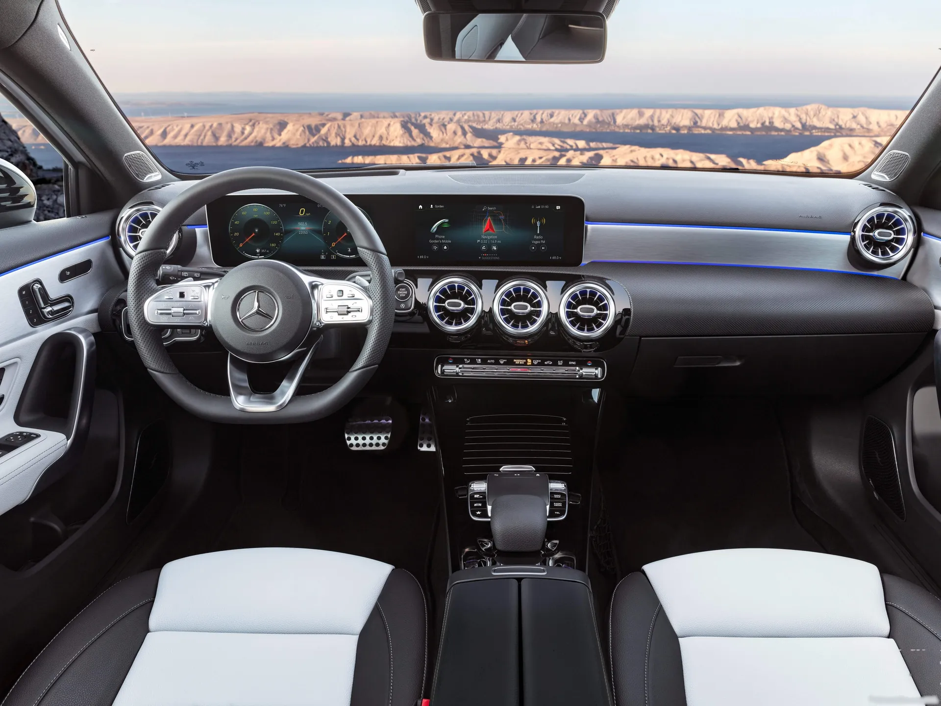 Mercedes-Benz A-Class (2019) - Interior