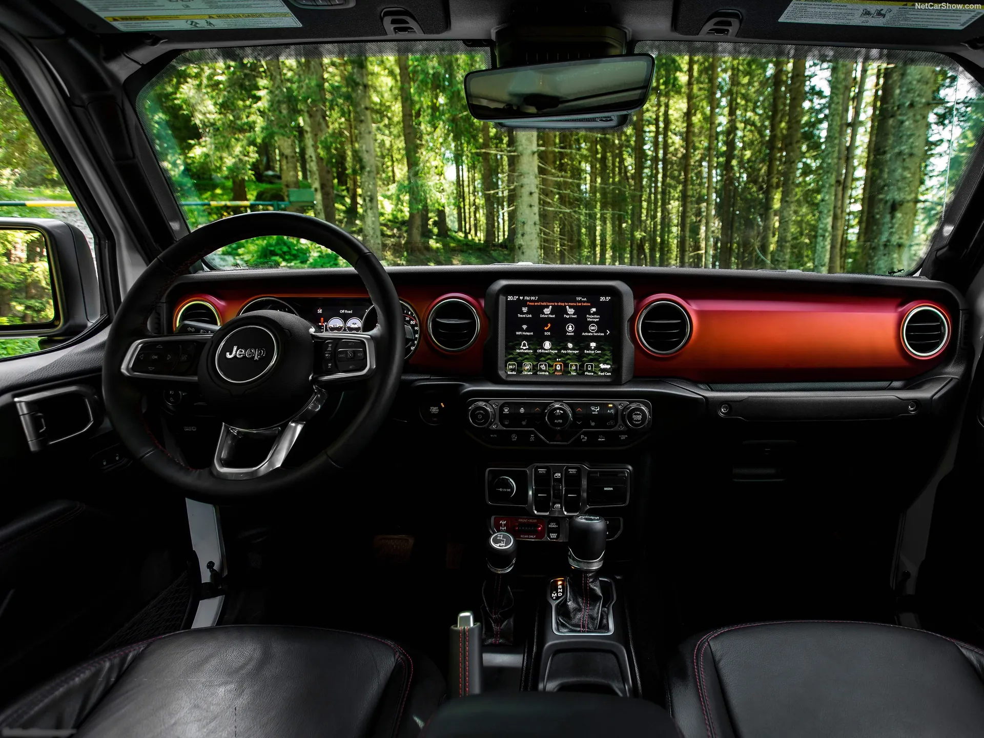 Jeep Gladiator [EU] (2020) – interiér