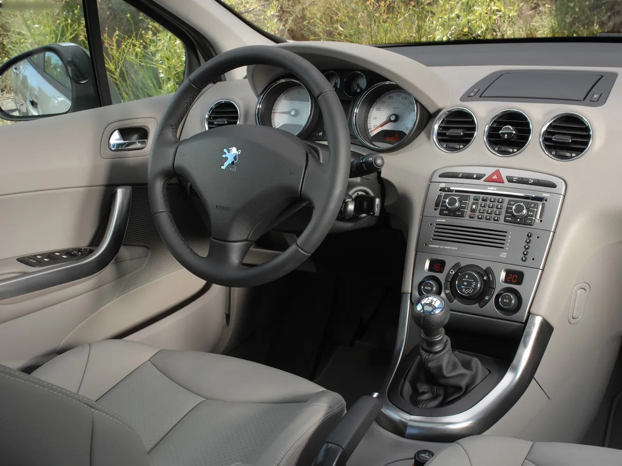 Peugeot 308 (2008) – interiér