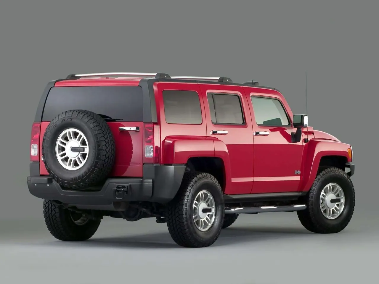 Hummer H3 (2006) – zadní tříčtvrteční pohled