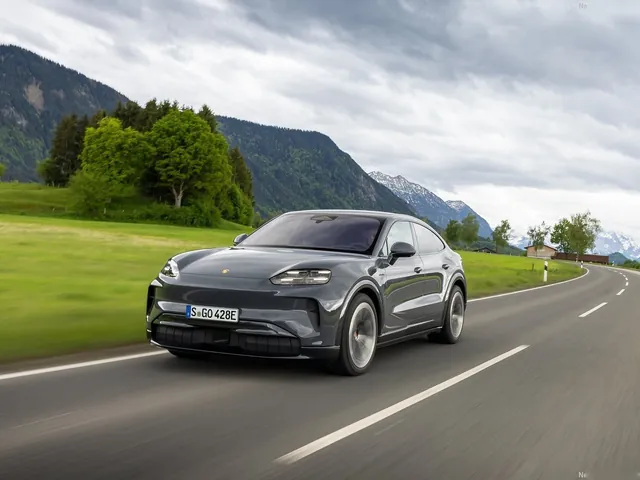 Porsche Cayenne Coupe Electric (2027)