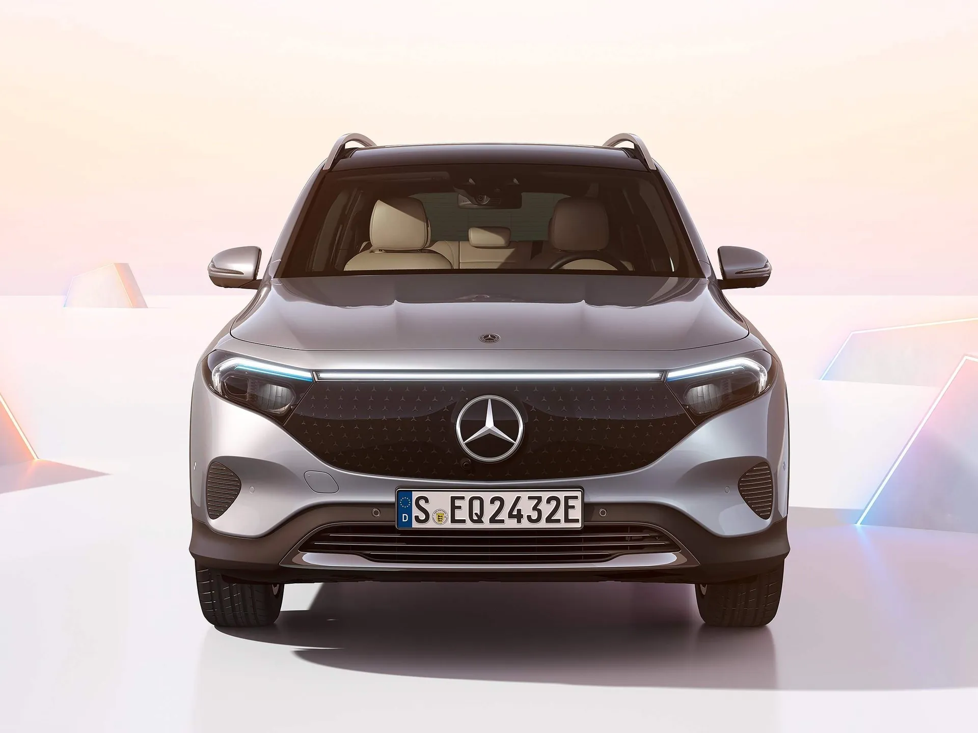 Mercedes-Benz EQB (2024) - Front