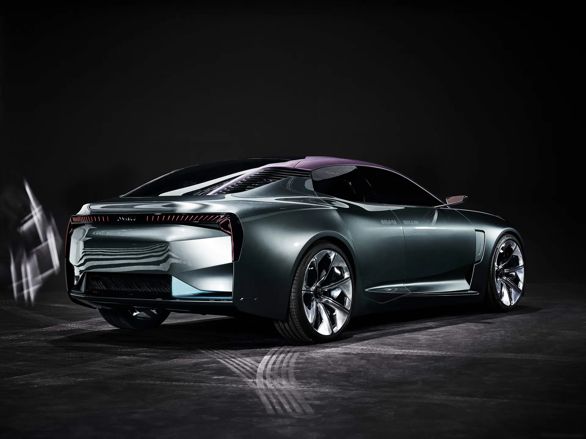 Lynk Co CCC Concept (2017) – zadní tříčtvrteční pohled