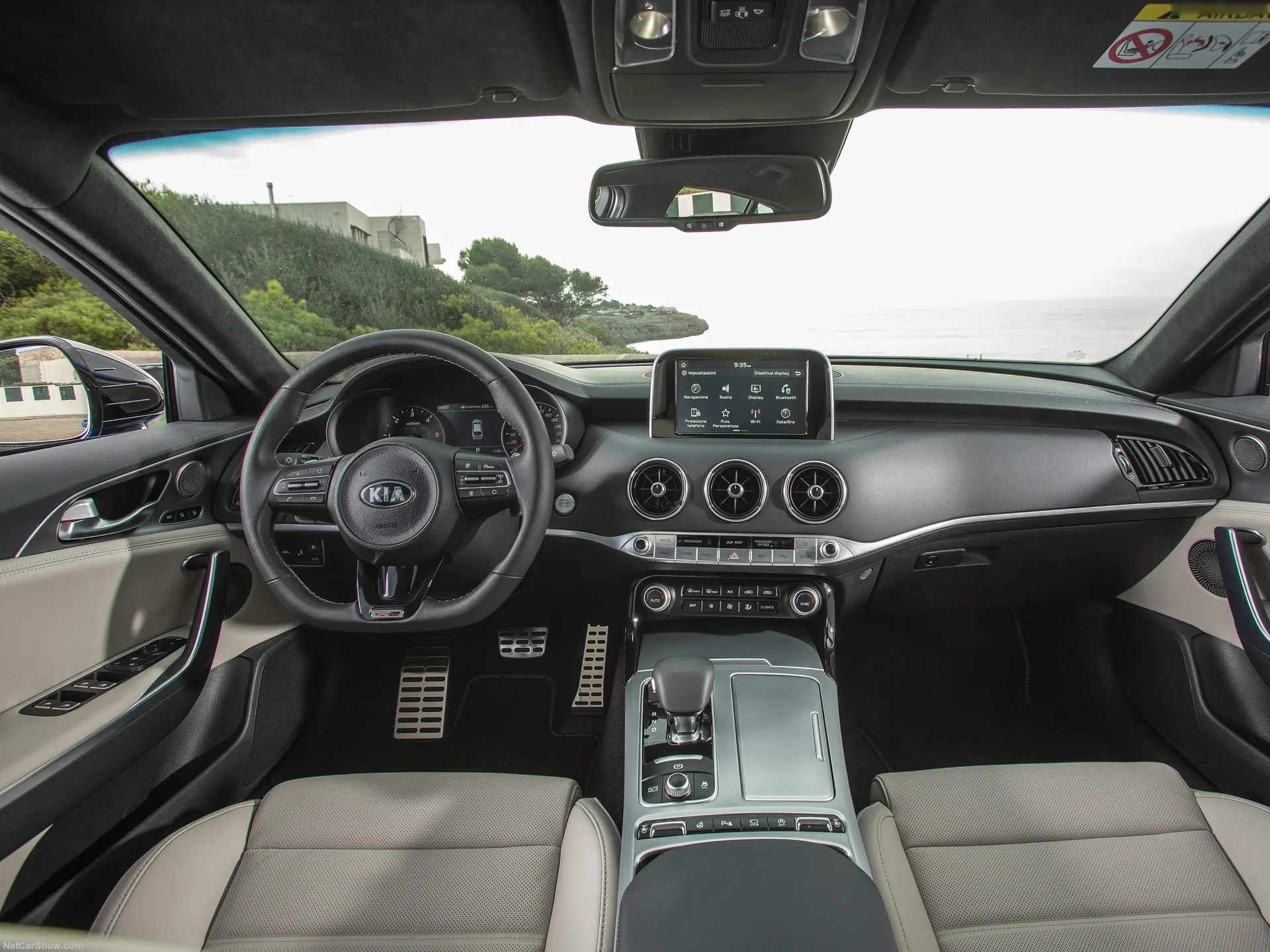 Kia Stinger (2018) – interiér