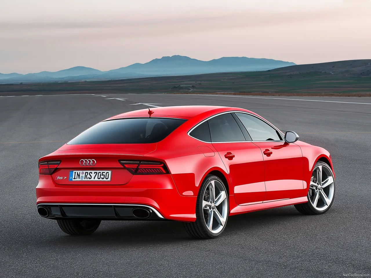 Audi RS7 Sportback (2015) – zadní tříčtvrteční pohled